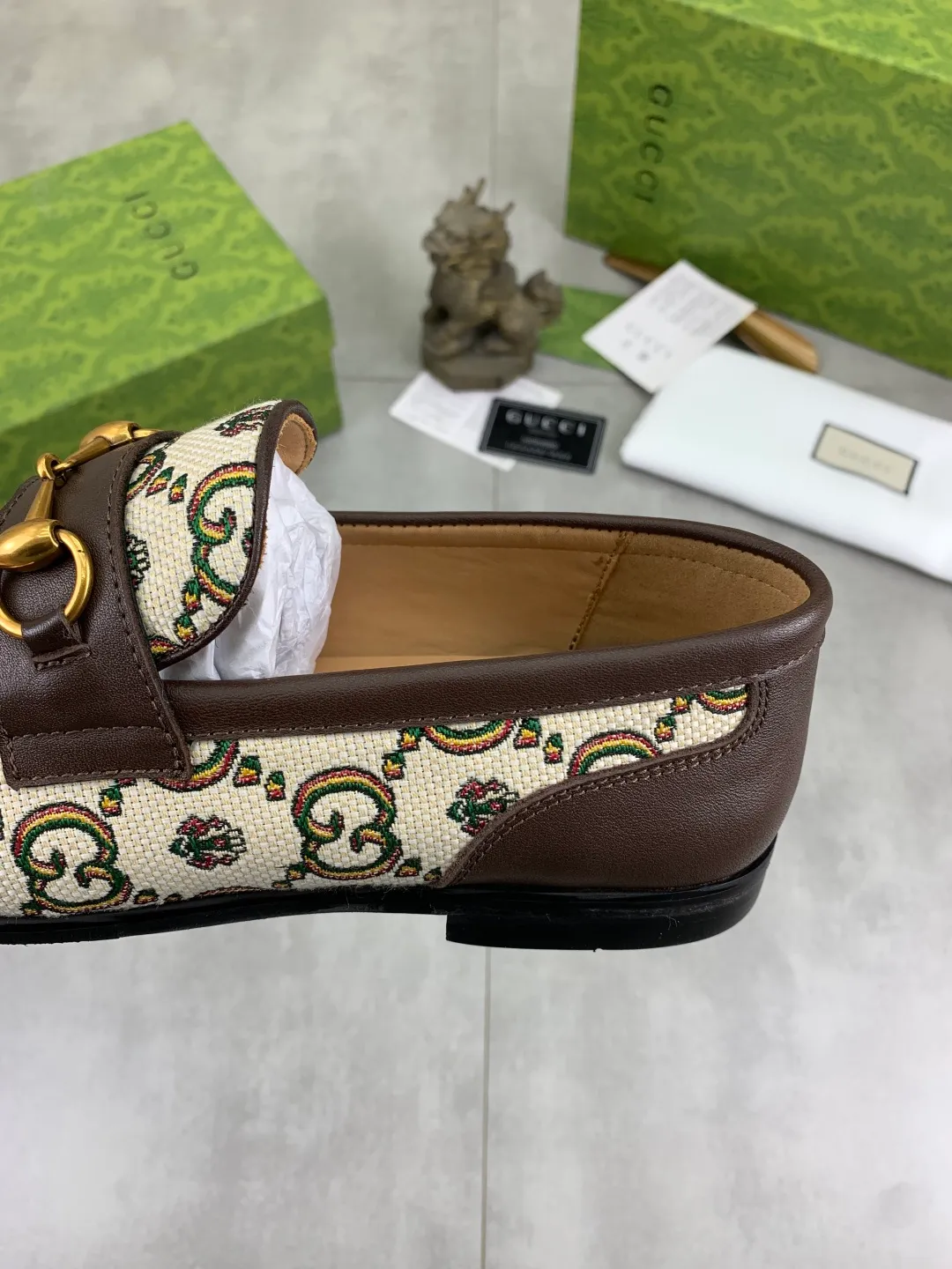 Men's Men's Shoes💰P580💰【New Style】Water-dyed Niuli Gucci's most popular selection of lazy slip-on leather shoes (Gucci) official website latest Gucci lazy leather shoes, hot style 💥 simple and elegant style, exclusive for trendy men. Unique official website latest brand original double G embossing Elements 👑 Original Gucci decoration, fashionable and elegant, fabric original calfskin ✅ fully imported first-layer cowhide lining, official website designated wear-resistant, rubber business outsole, classic model taken at the counter in real life 🎬38-44 black brown optional